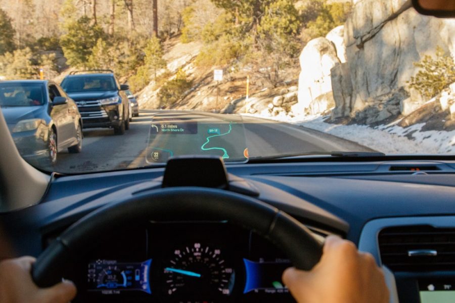 Hudway HUD shown while person is driving