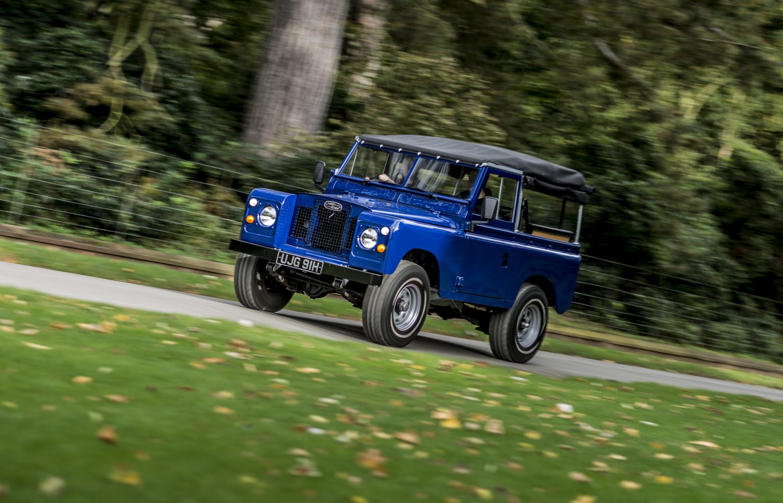 What are the best Land Rover modifications? Adrian Flux